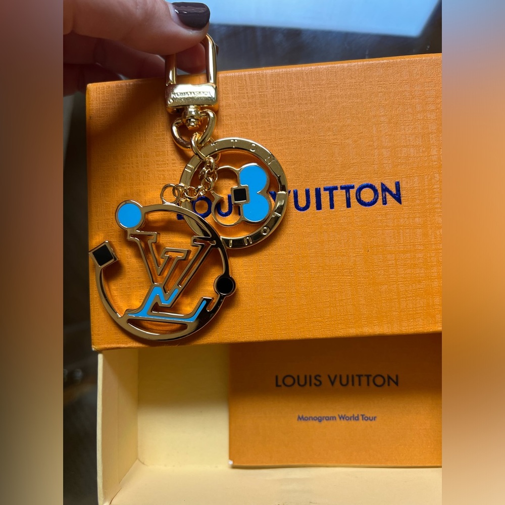 Louis Vuitton Iconic Key holder